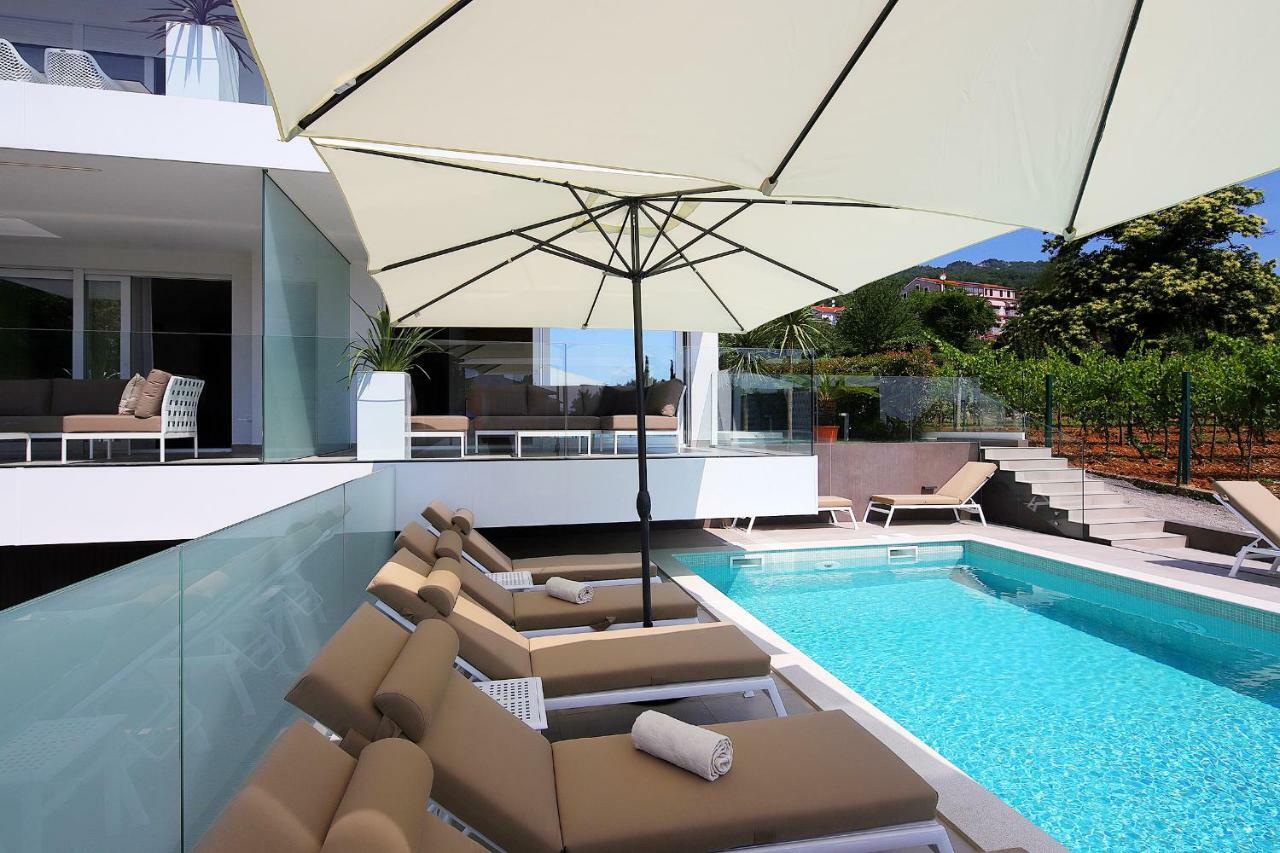 Stylish Apartment 100 M From The Beach Опатия Экстерьер фото
