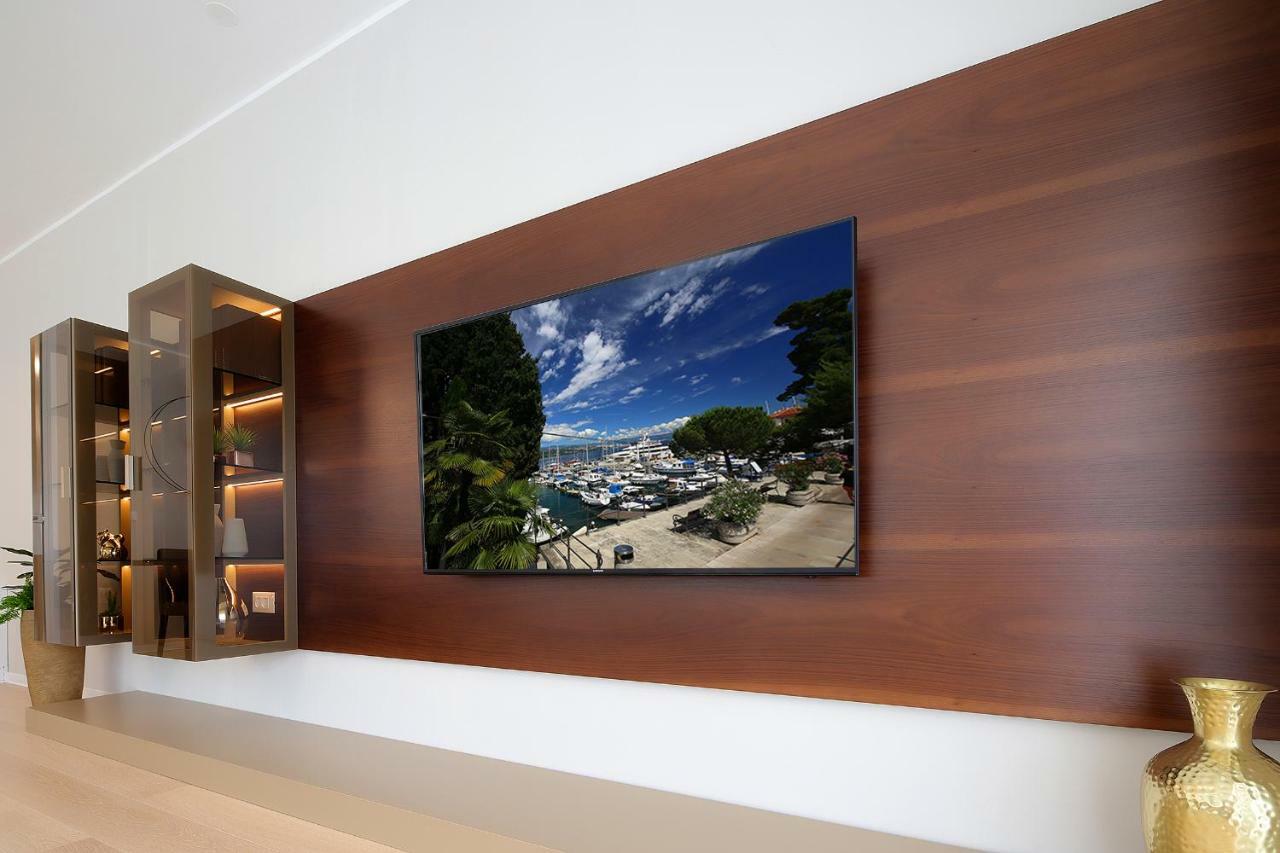 Stylish Apartment 100 M From The Beach Опатия Экстерьер фото